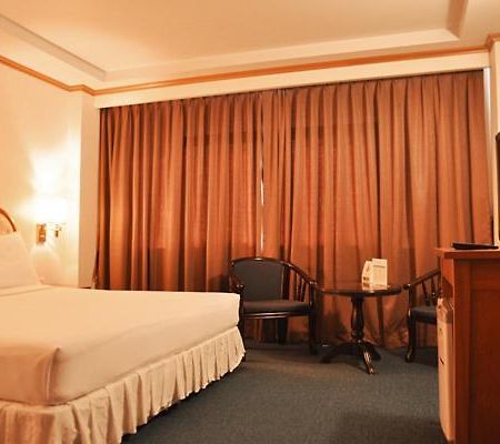 Western Grand Hotel Ratchaburi Екстериор снимка